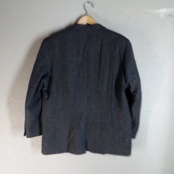 Cricketer wool blend blazer size ( box BN )